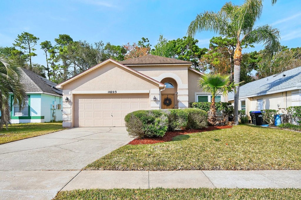 Photo of 10223 Dean Point Place, Orlando, FL 32825 (MLS # O6441526)