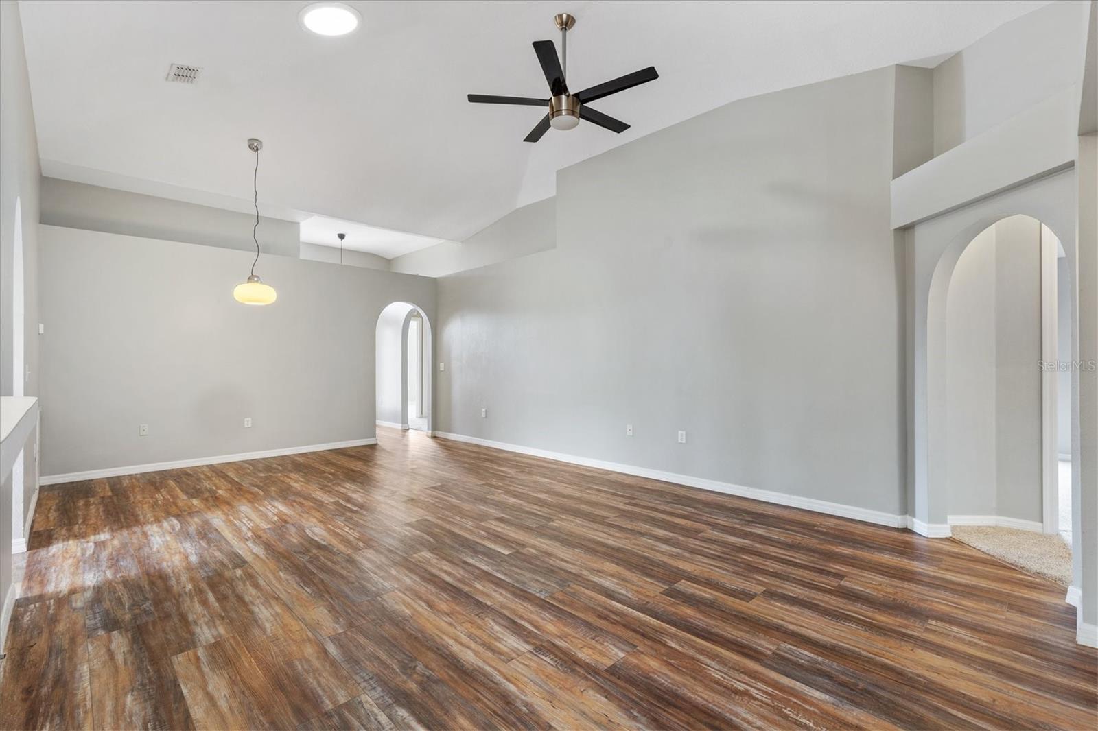 MARION OAKS UN 07 - Residential