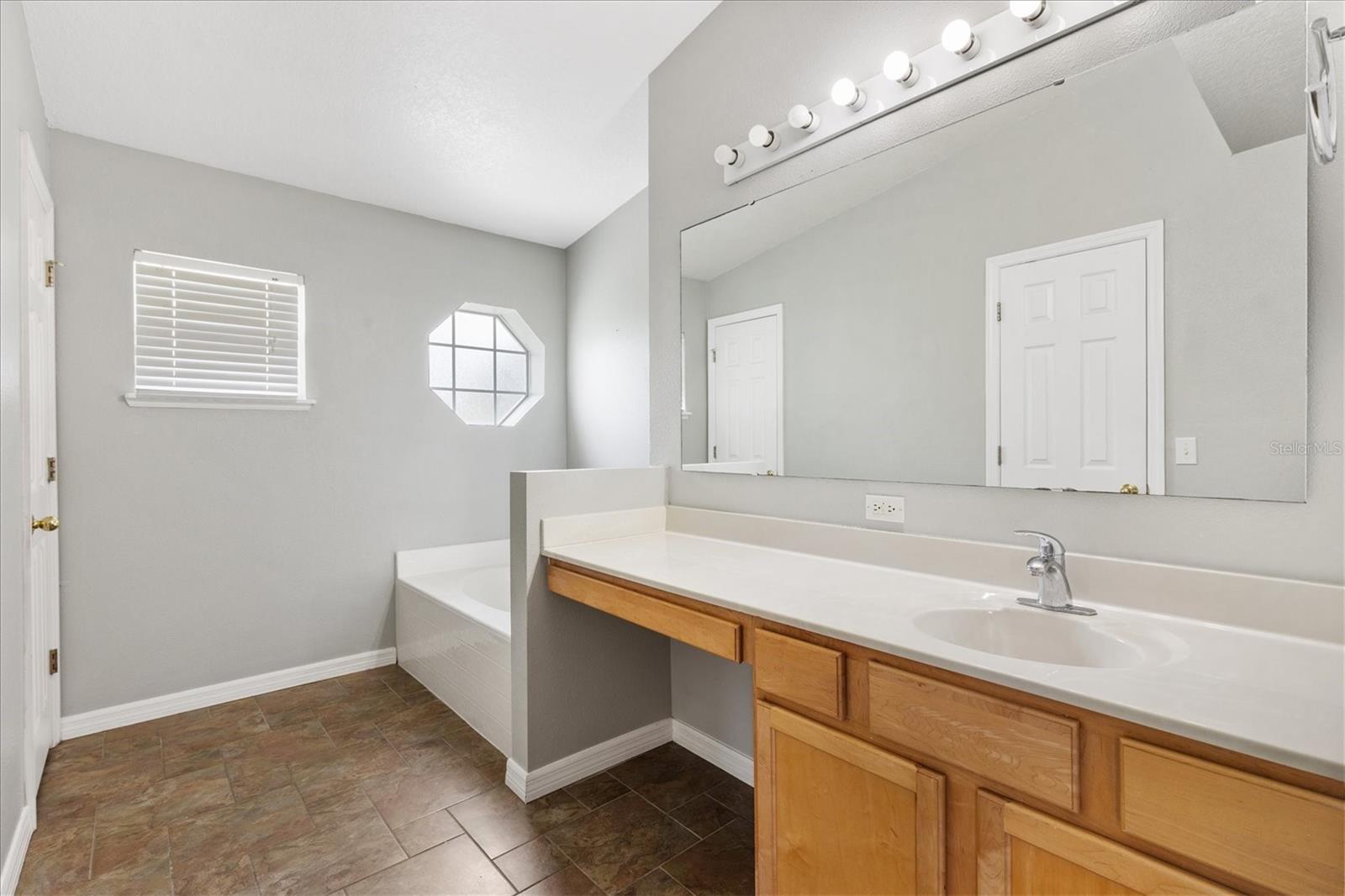 MARION OAKS UN 07 - Residential