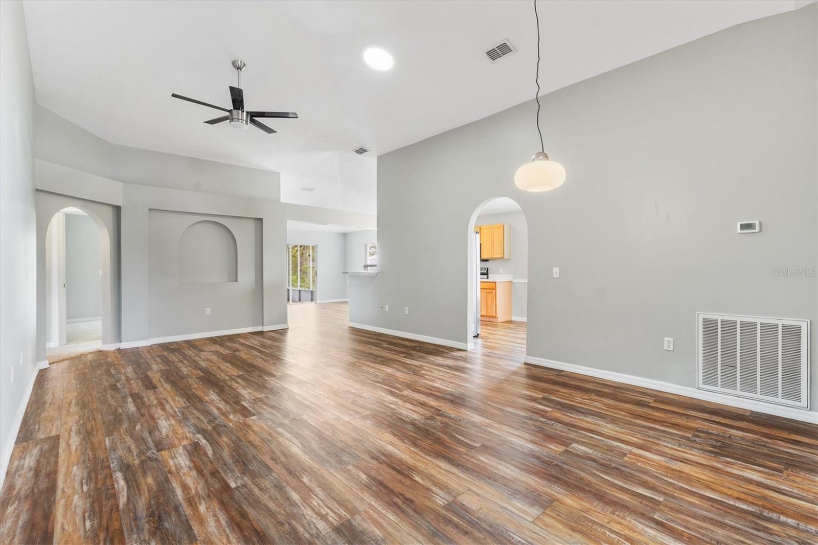 MARION OAKS UN 07 - Residential