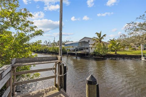 A home in ELLENTON