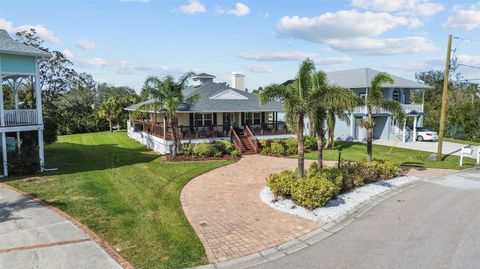 A home in ELLENTON