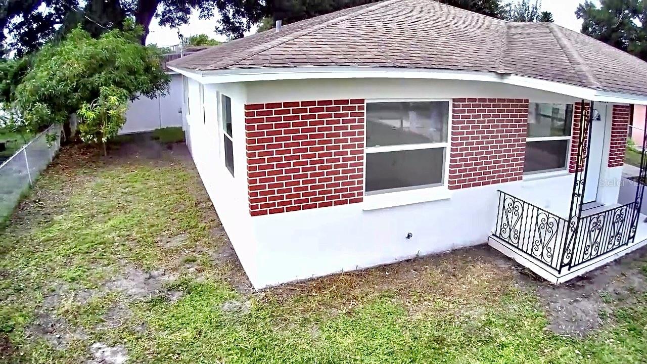3117 W LEROY STREET