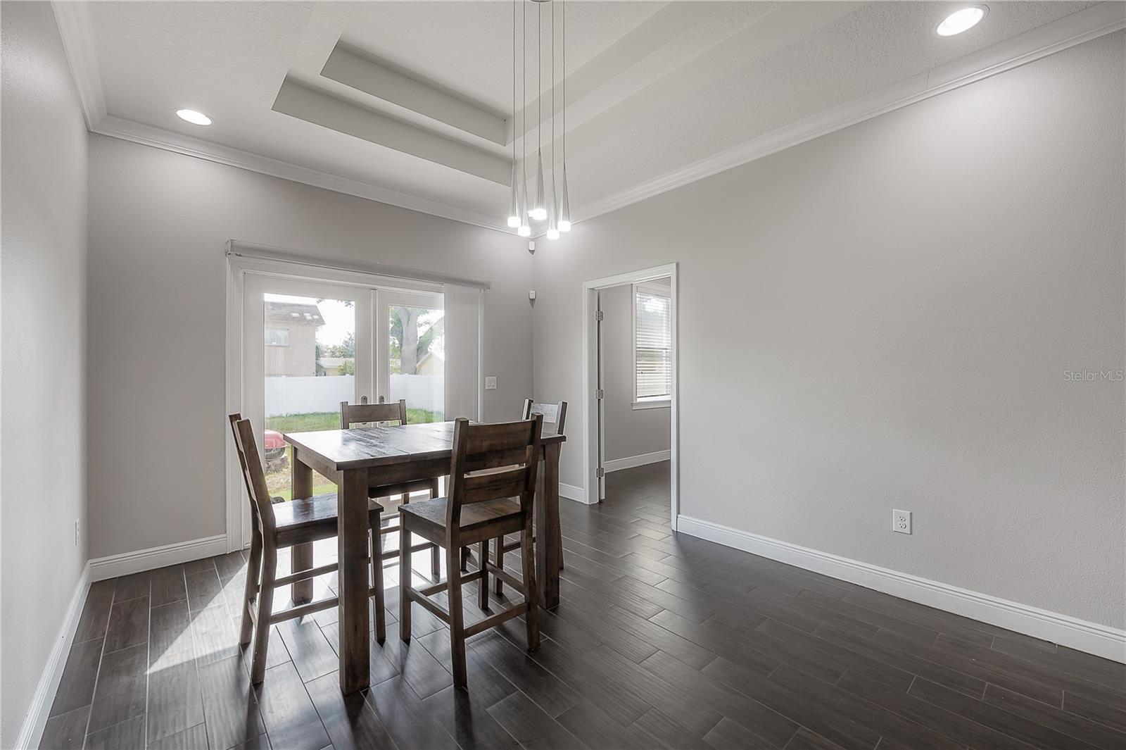 ARMENIA GARDENS - Residential Lease