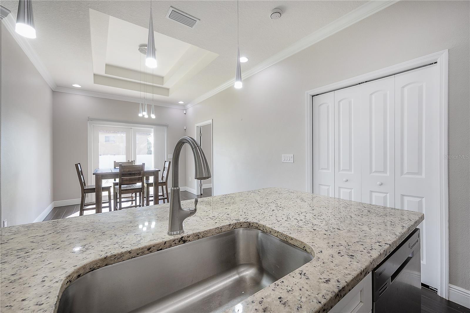 ARMENIA GARDENS - Residential Lease