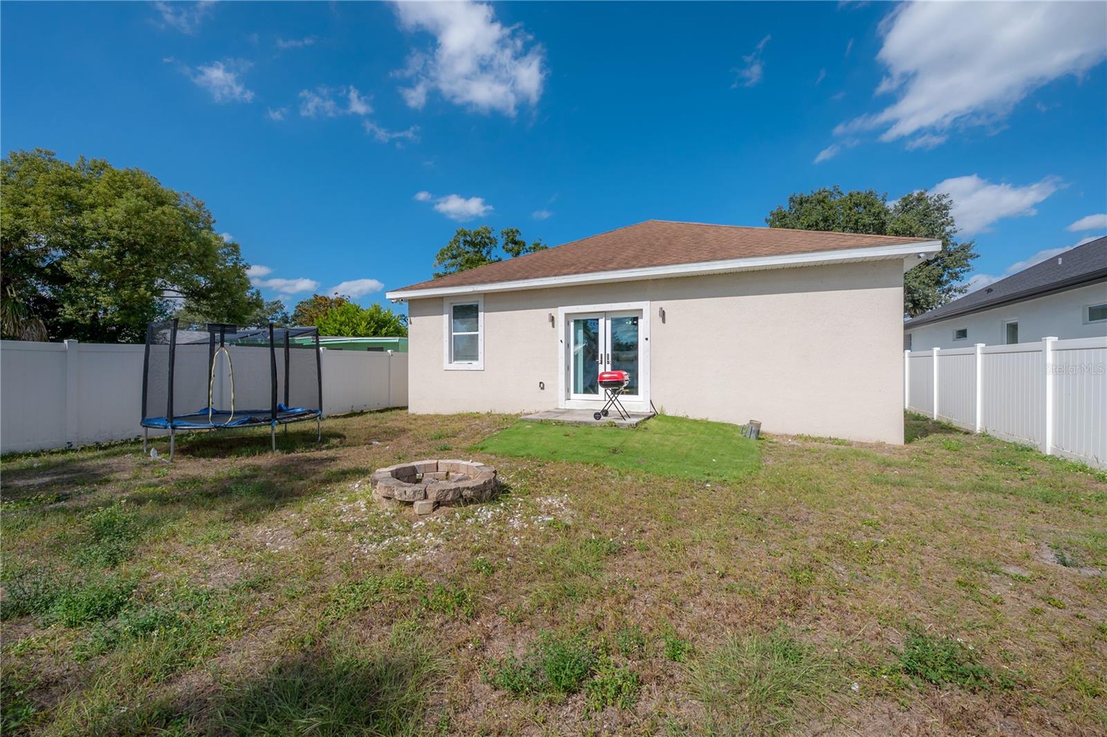 ARMENIA GARDENS - Residential Lease