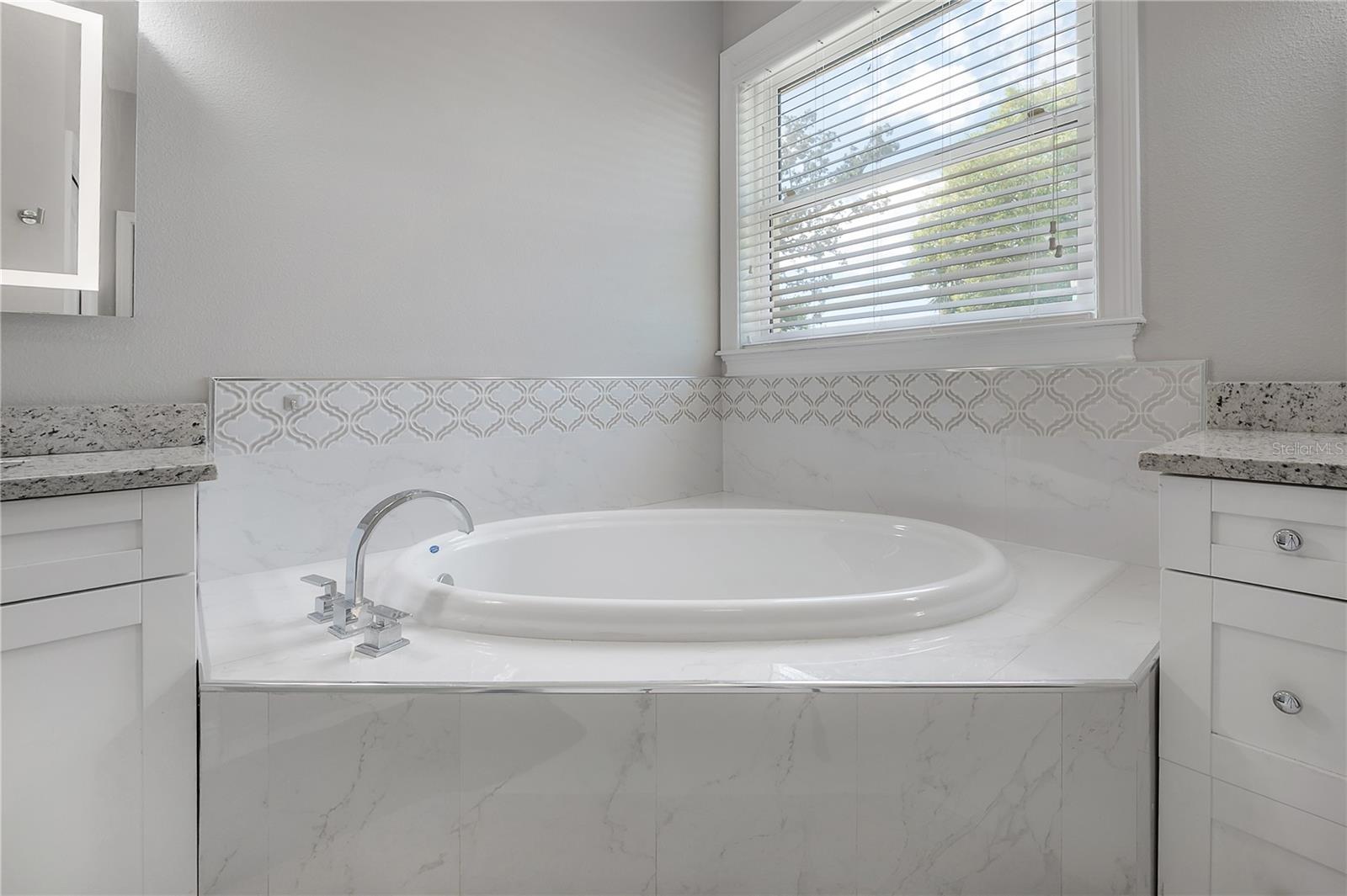 ARMENIA GARDENS - Residential Lease