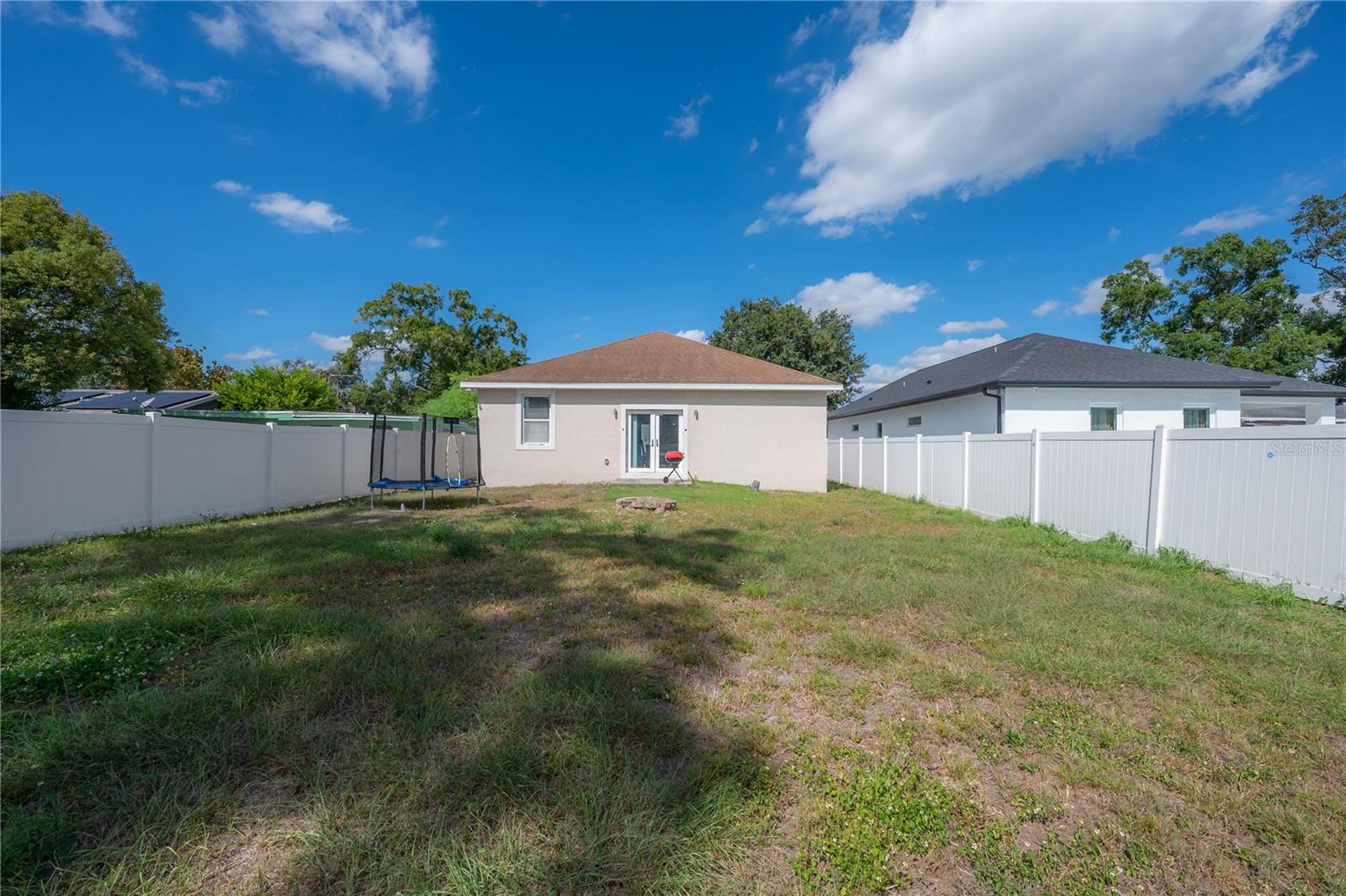 ARMENIA GARDENS - Residential Lease