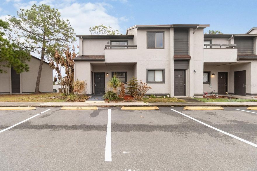 Beautiful Villa Conveniently Located in the Center of Kissimmee. Features 2 Bedrooms and 2 Baths. Come see it today!