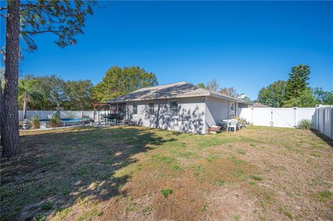 A home in AUBURNDALE