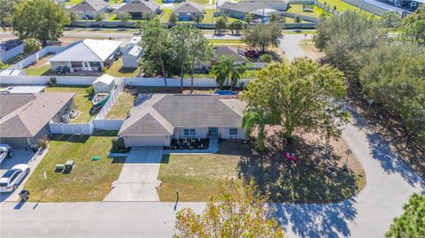 A home in AUBURNDALE