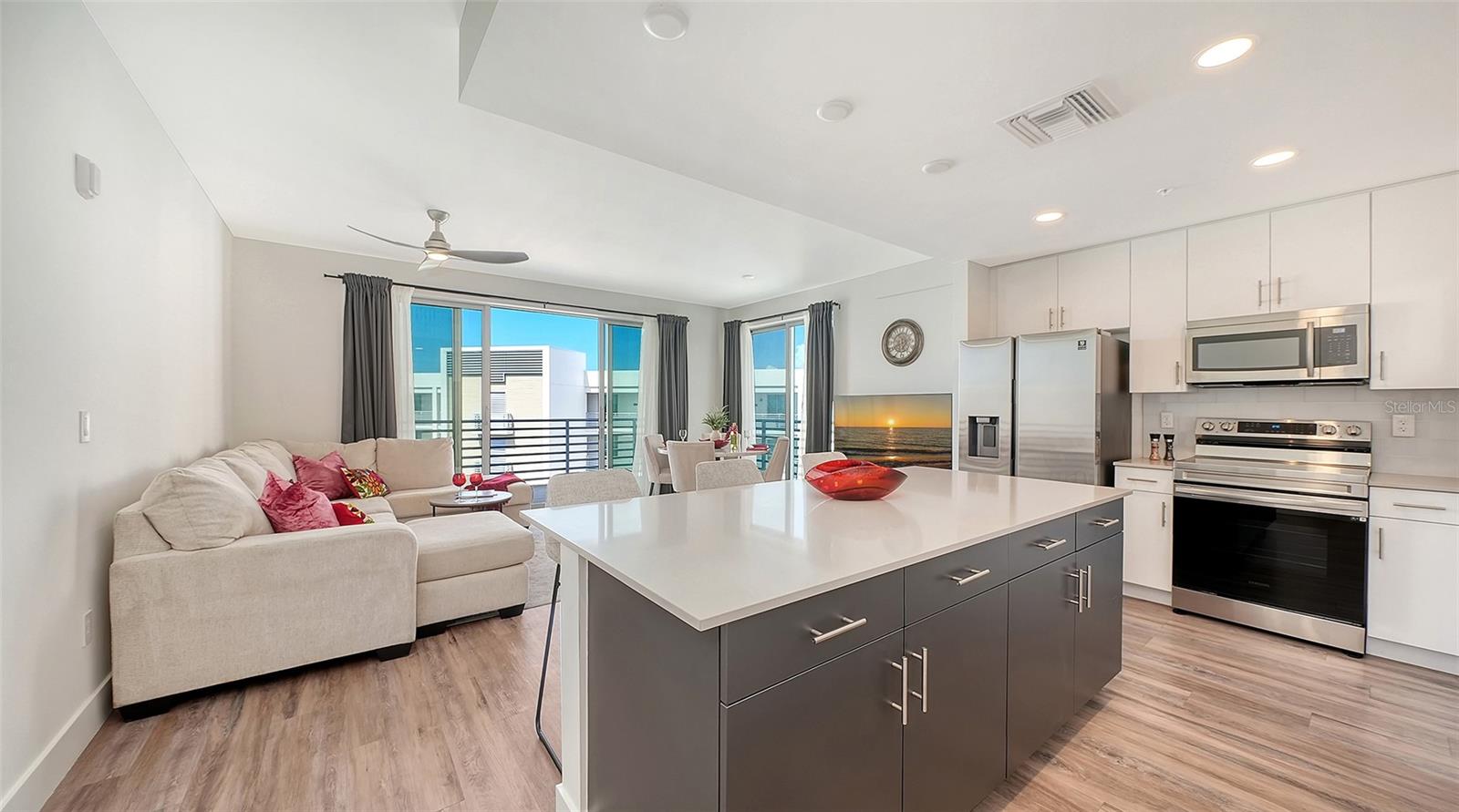 THE STRAND OF SARASOTA - Residential