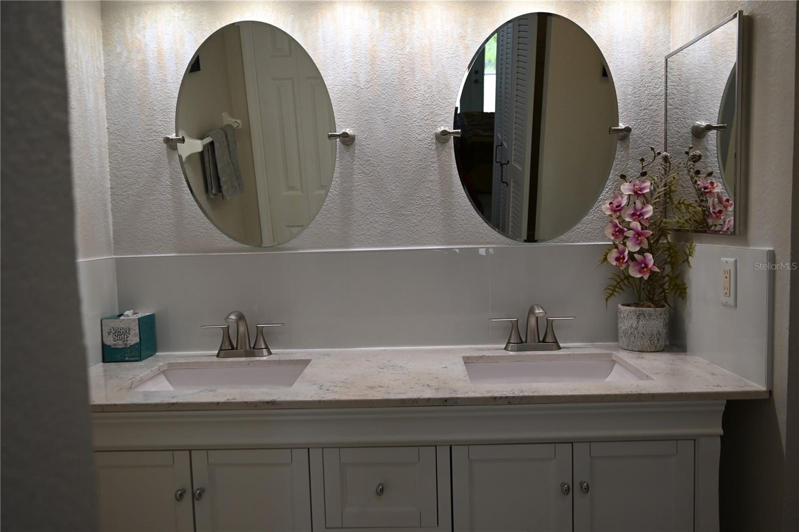 PORT CHARLOTTE SUB 24 - Residential Lease