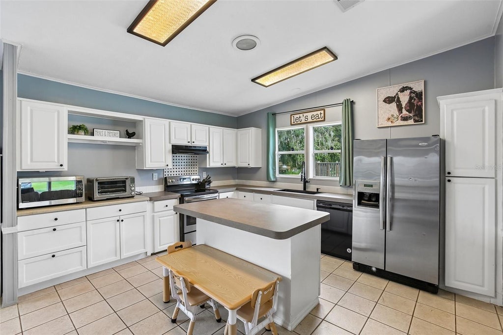 Photo of 3642 Pioneer Trails Dr, Lakeland, FL 33810 (MLS # L4964442)