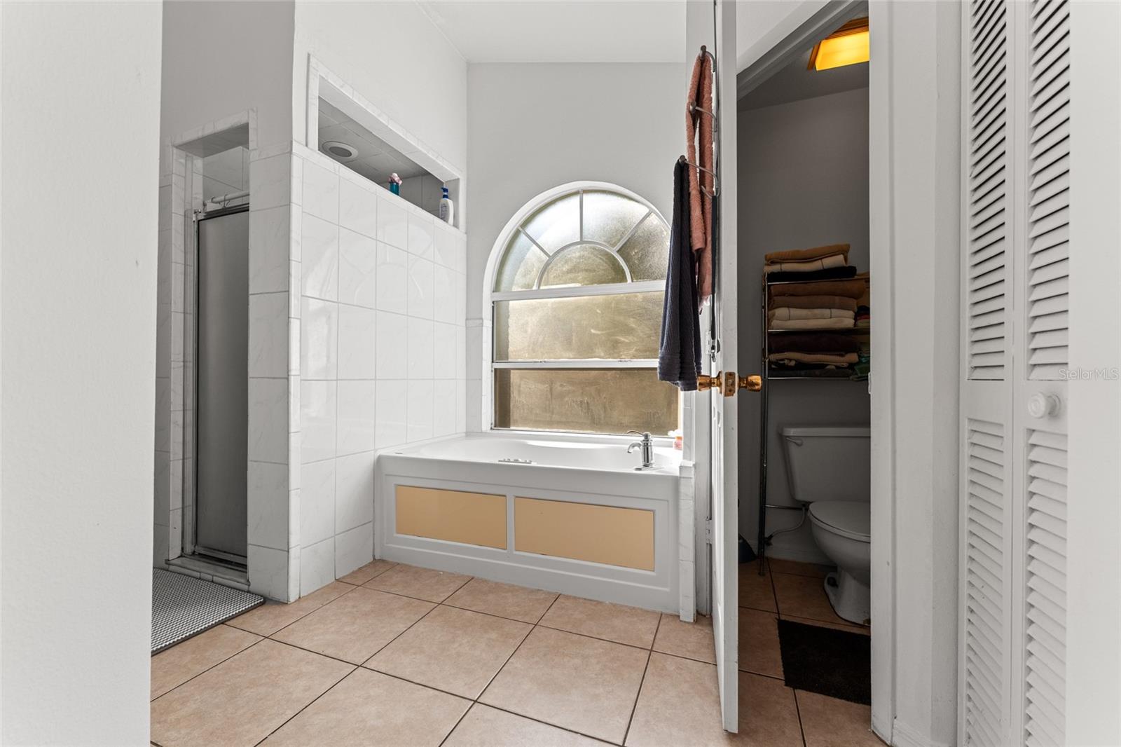 TURTLE LAKES - Residential