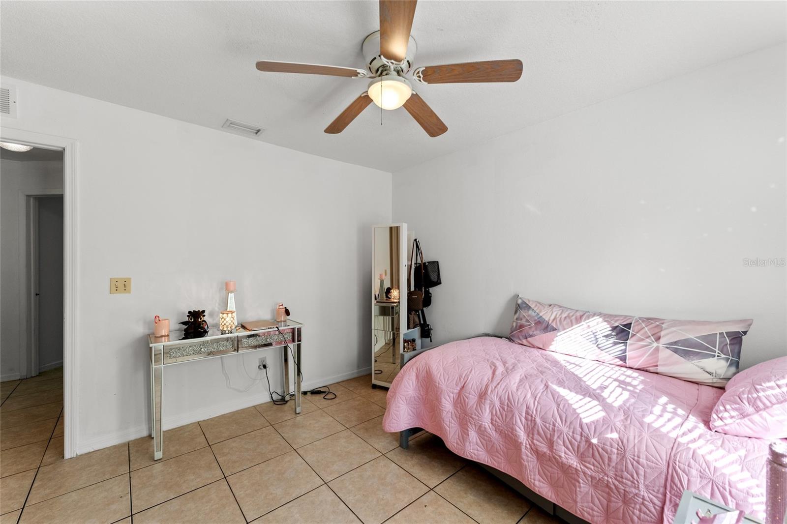 TURTLE LAKES - Residential