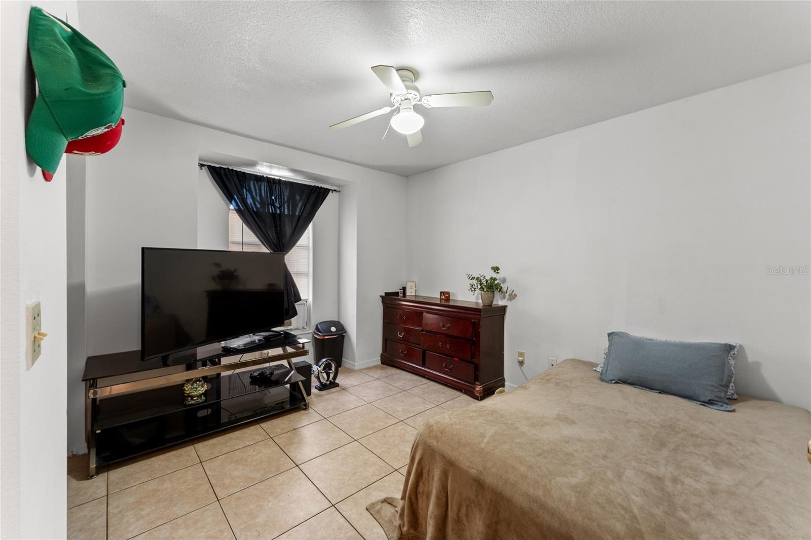 TURTLE LAKES - Residential