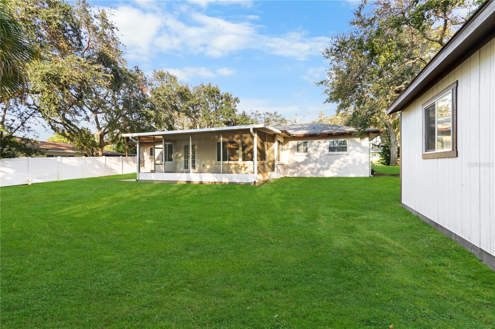 SUNSET BLUFF GARDENS 1ST ADD - Residential