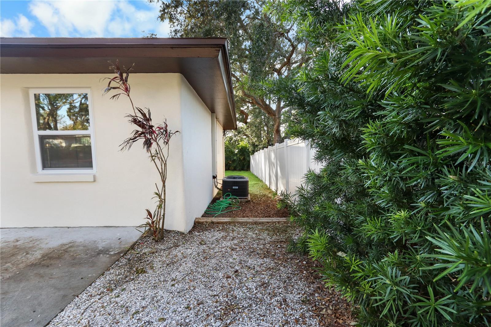 SUNSET BLUFF GARDENS 1ST ADD - Residential