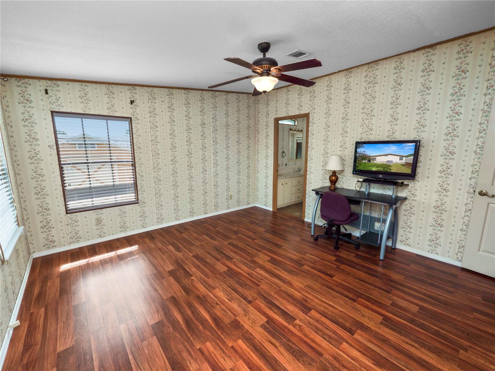 LAKE MARIANA ACRES - Residential Lease