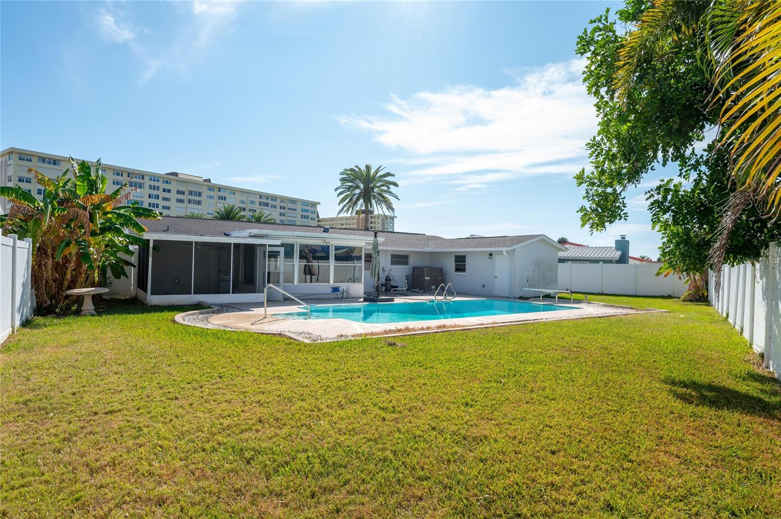 RIDGEWOOD RIVIERA - Residential