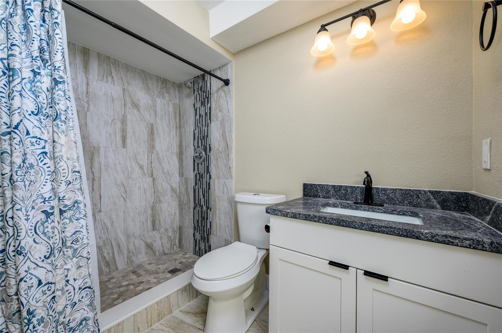 RIDGEWOOD RIVIERA - Residential