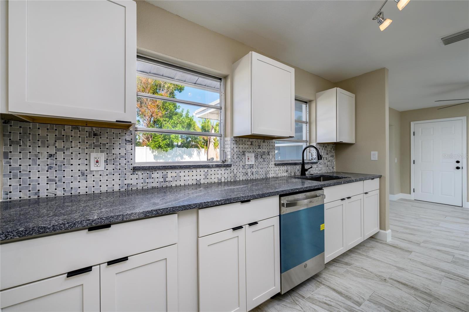 RIDGEWOOD RIVIERA - Residential