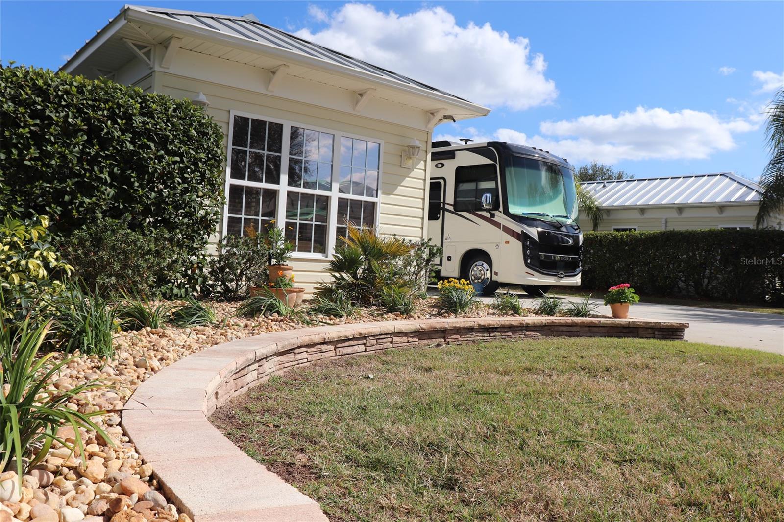 FLORIDA GRANDE MOTOR COACH RESIDENCE - Land