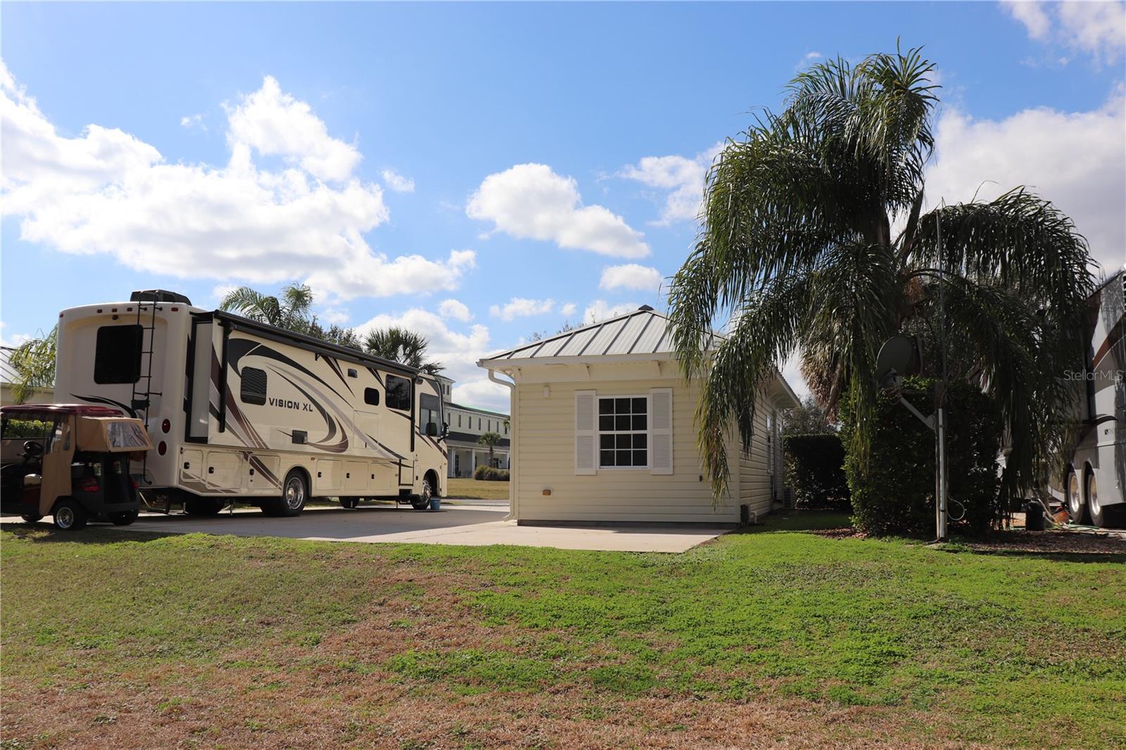 FLORIDA GRANDE MOTOR COACH RESIDENCE - Land