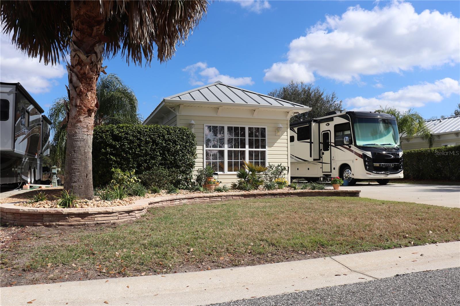 FLORIDA GRANDE MOTOR COACH RESIDENCE - Land