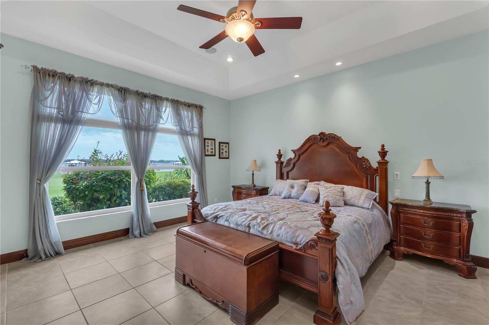 LIZZIE VIEW - Residential