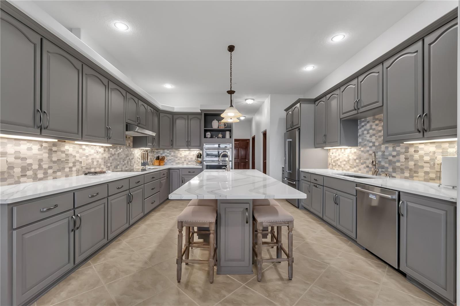 LIZZIE VIEW - Residential