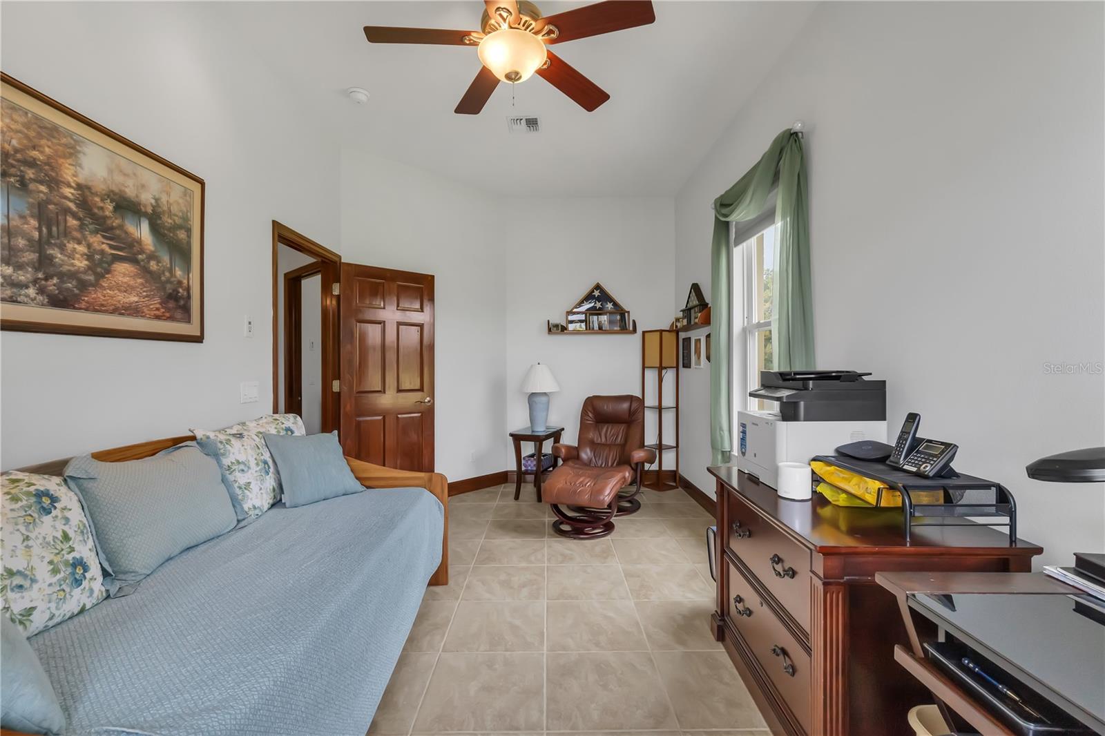 LIZZIE VIEW - Residential