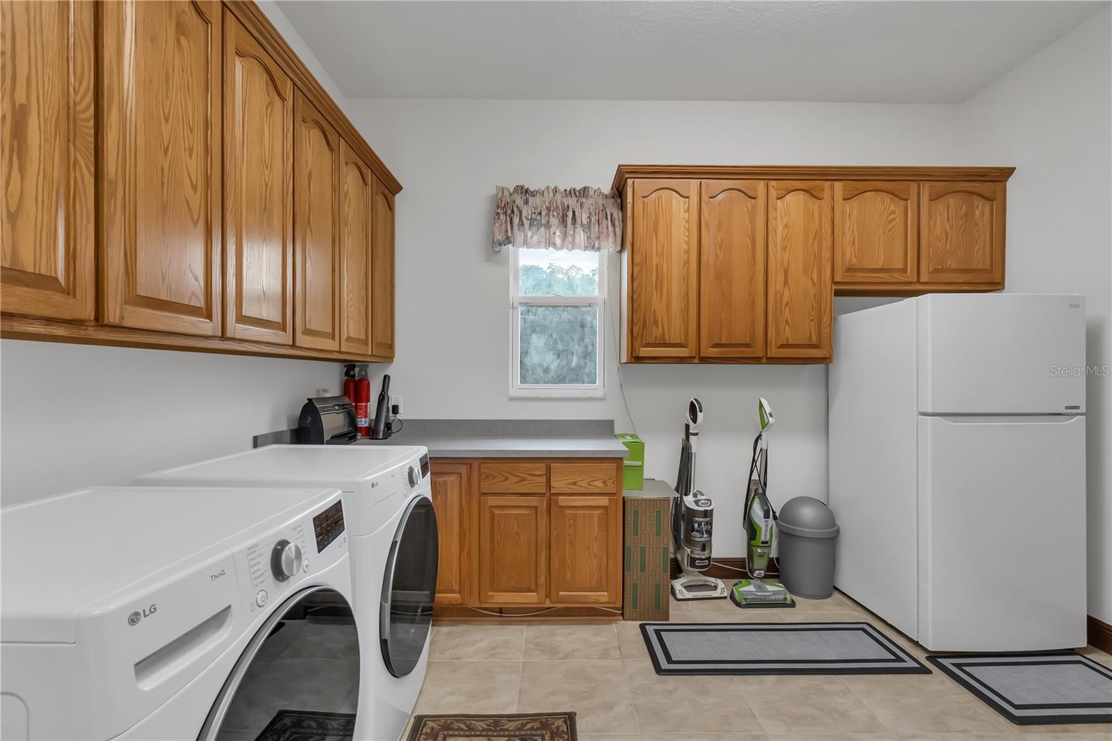 LIZZIE VIEW - Residential