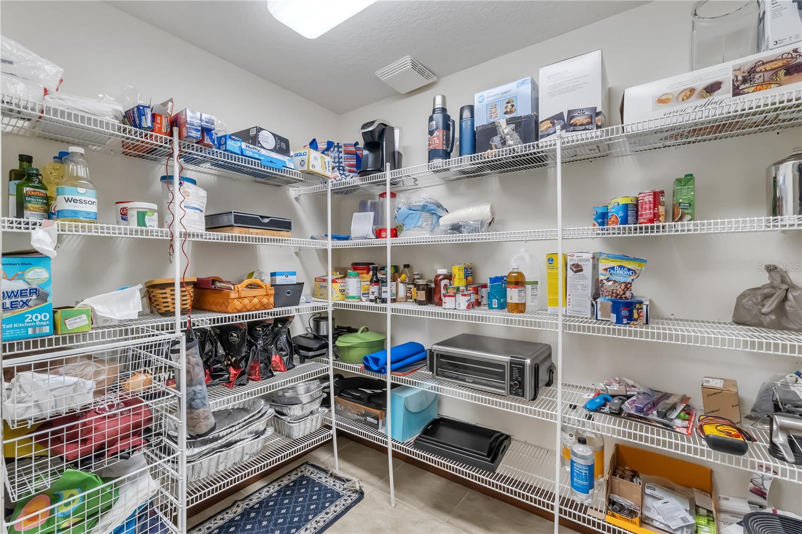 LIZZIE VIEW - Residential