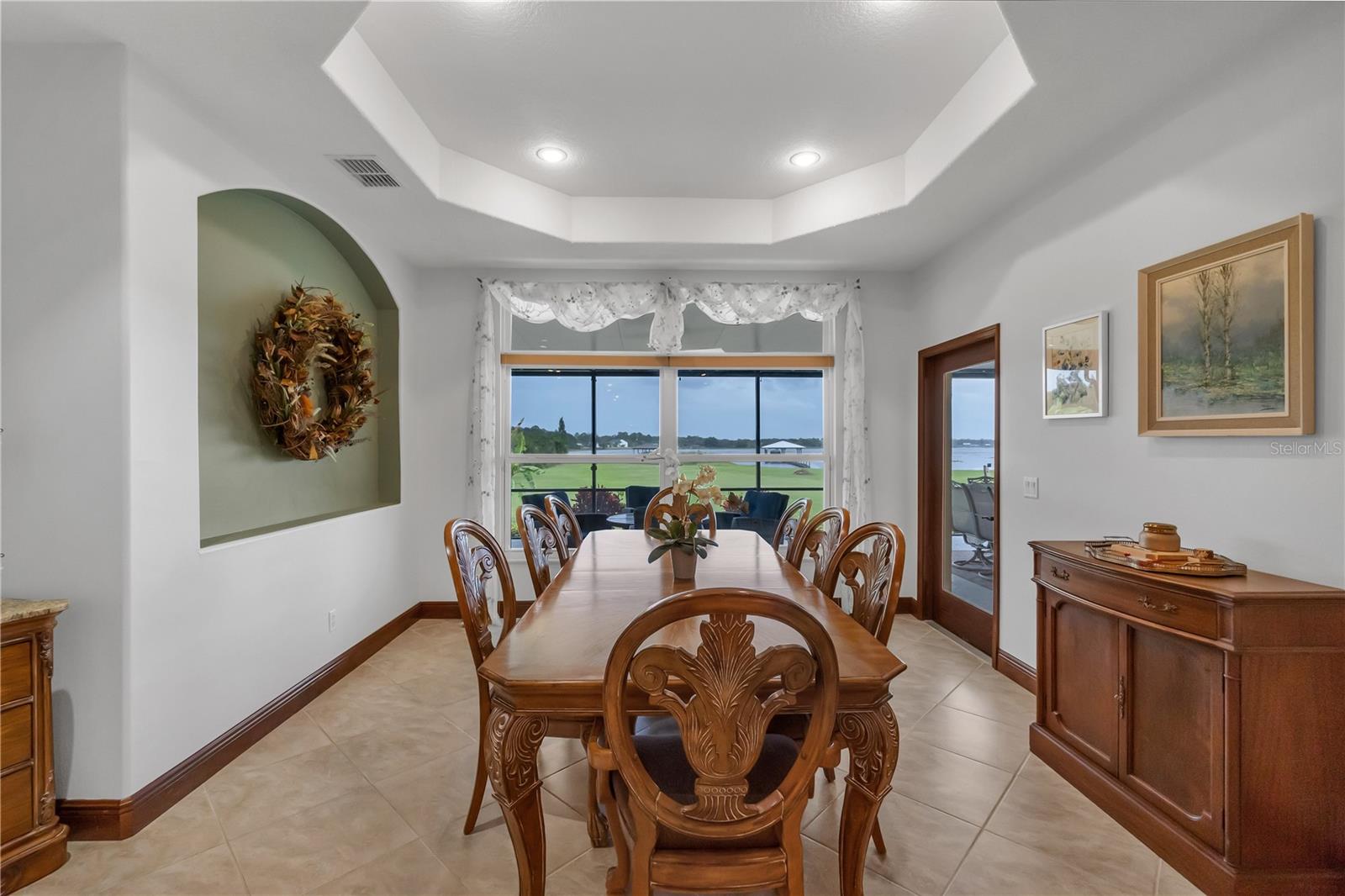 LIZZIE VIEW - Residential