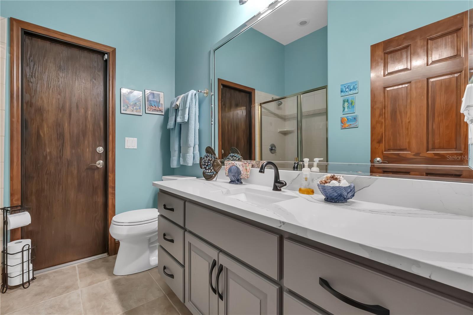 LIZZIE VIEW - Residential