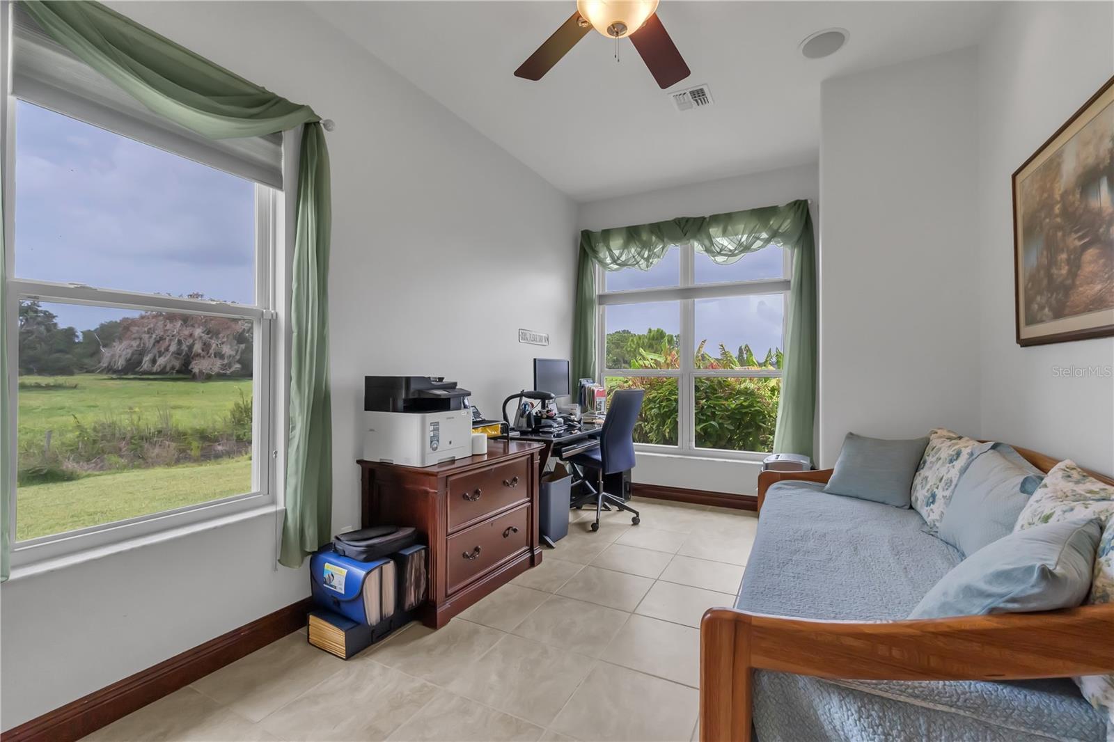 LIZZIE VIEW - Residential