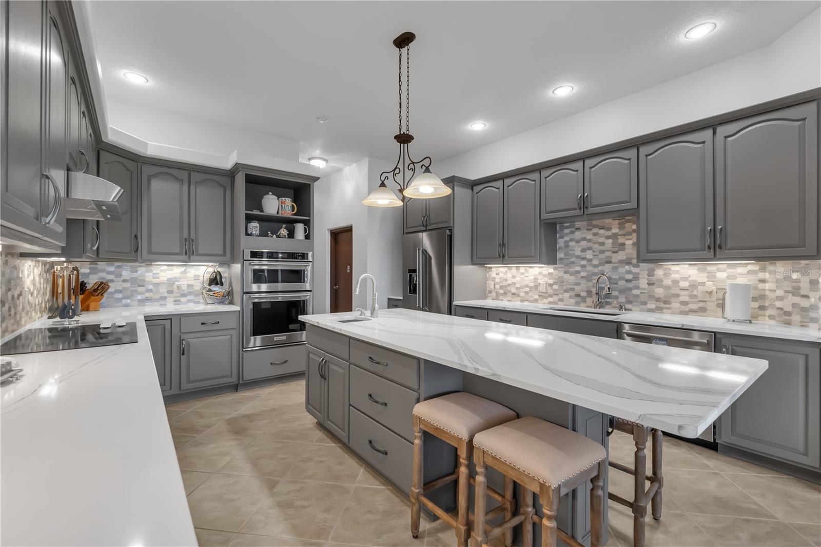 LIZZIE VIEW - Residential