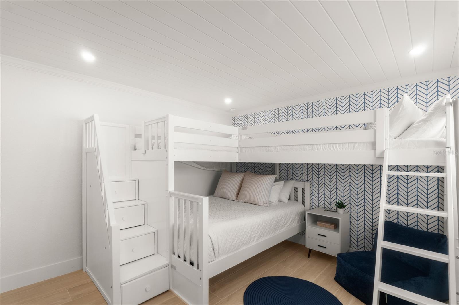 HACIENDA DEL SOL CONDO - Residential