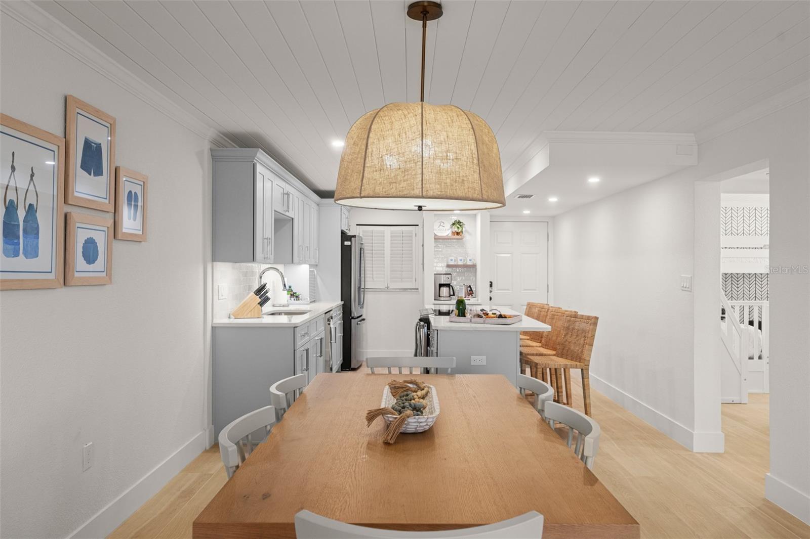 HACIENDA DEL SOL CONDO - Residential