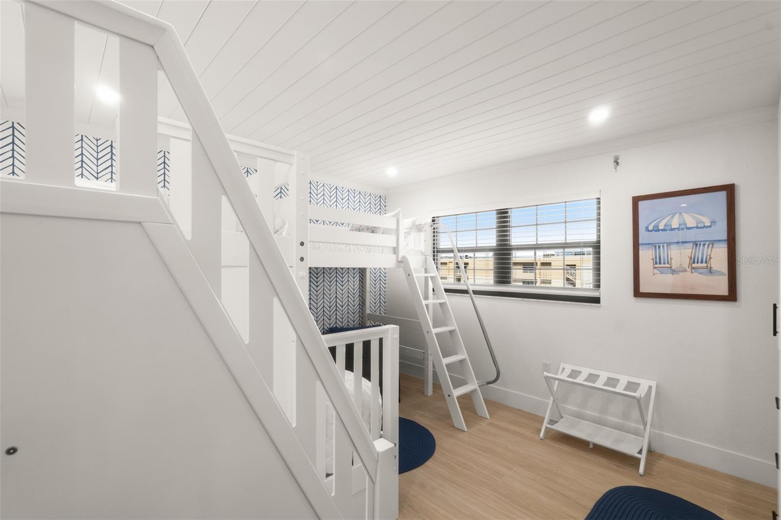 HACIENDA DEL SOL CONDO - Residential