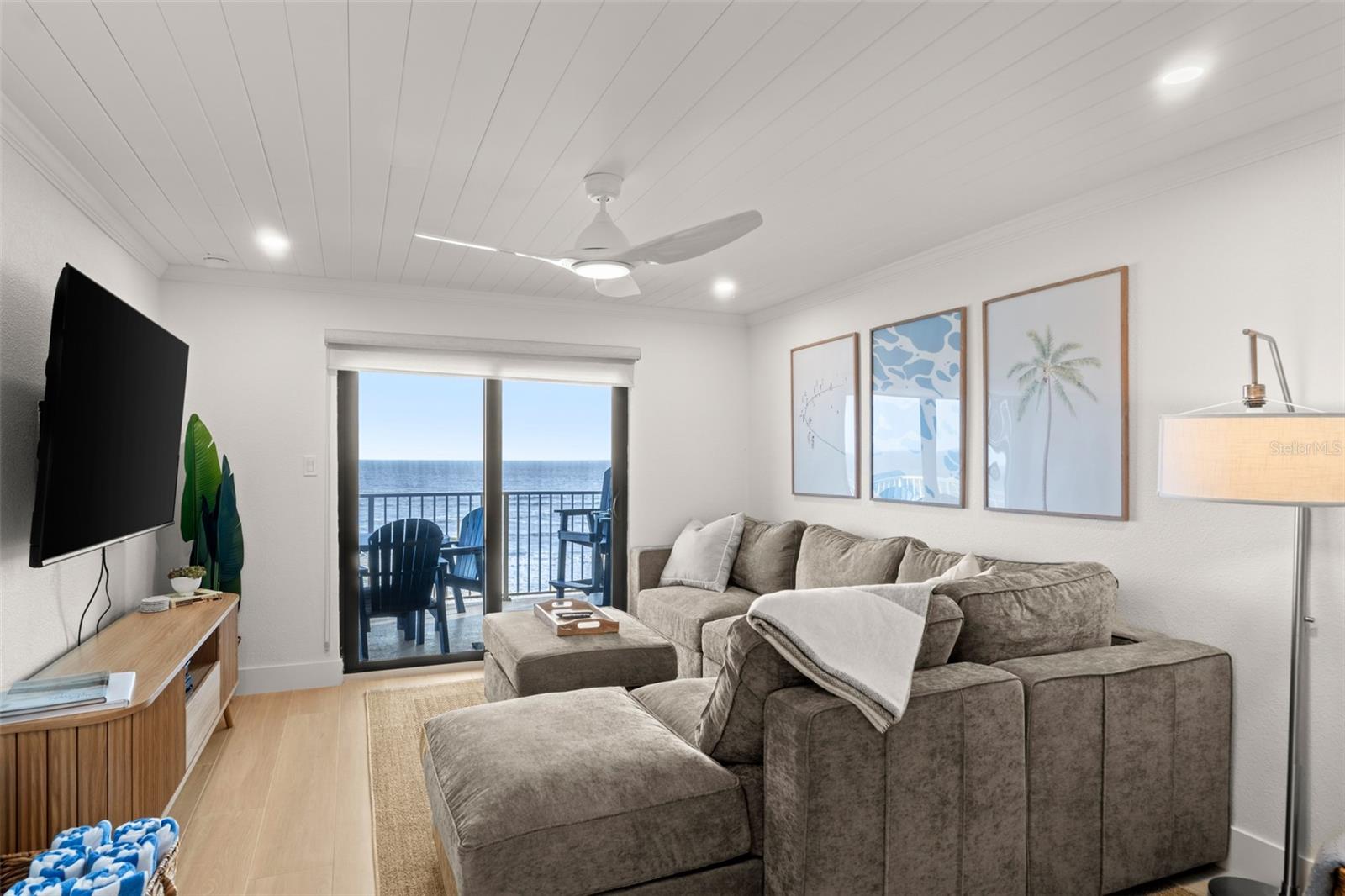 HACIENDA DEL SOL CONDO - Residential