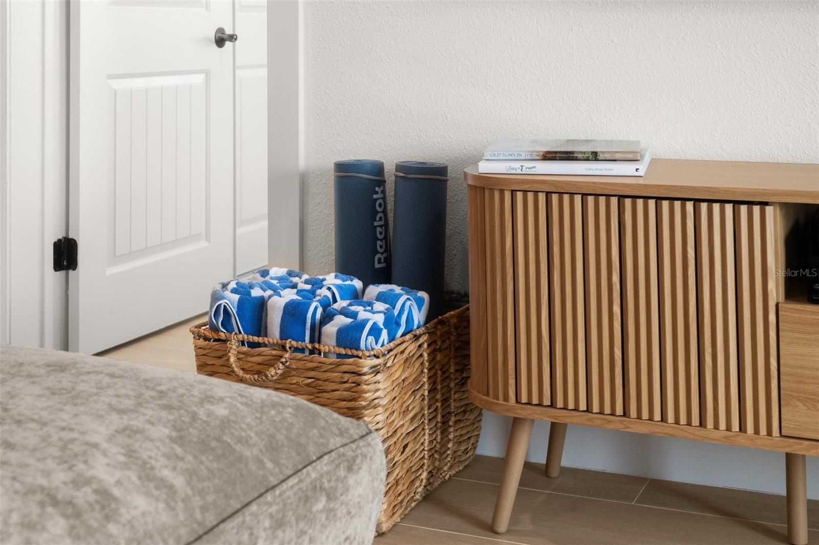 HACIENDA DEL SOL CONDO - Residential