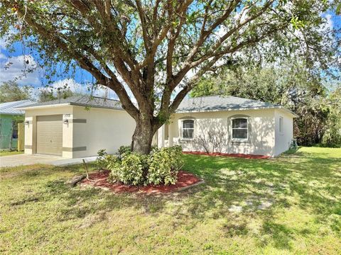 A home in PALMETTO