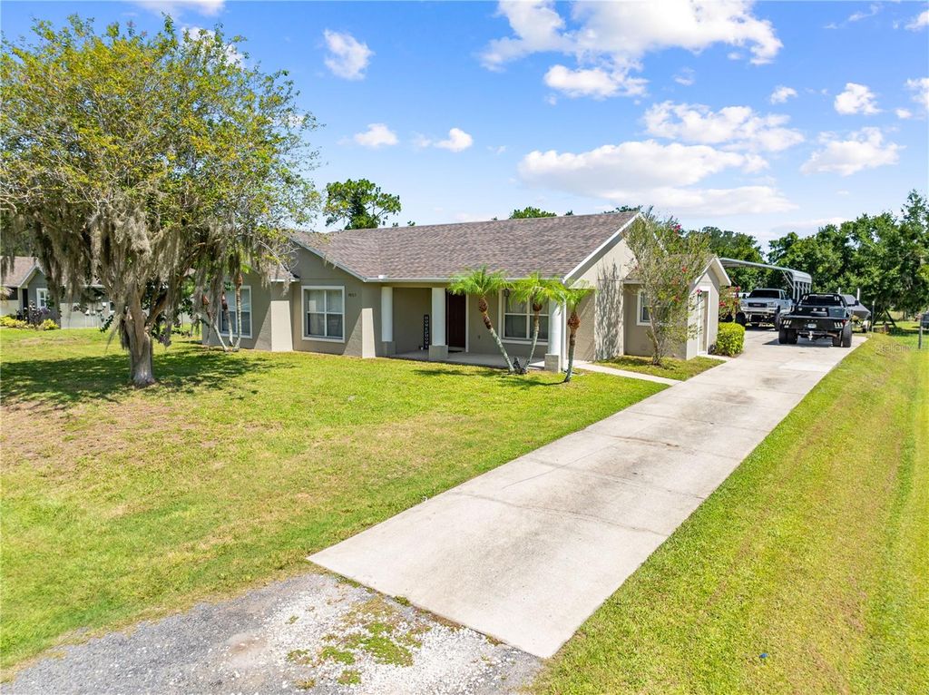 Photo of 4865 Meadow Drive, Saint Cloud, FL 34772 (MLS # S5154301)