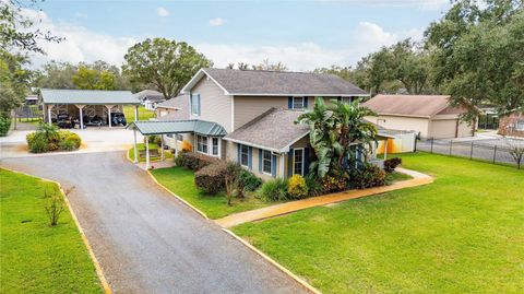 A home in PLANT CITY