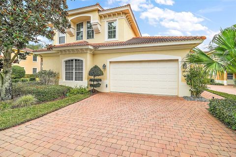 A home in HOWEY IN THE HILLS