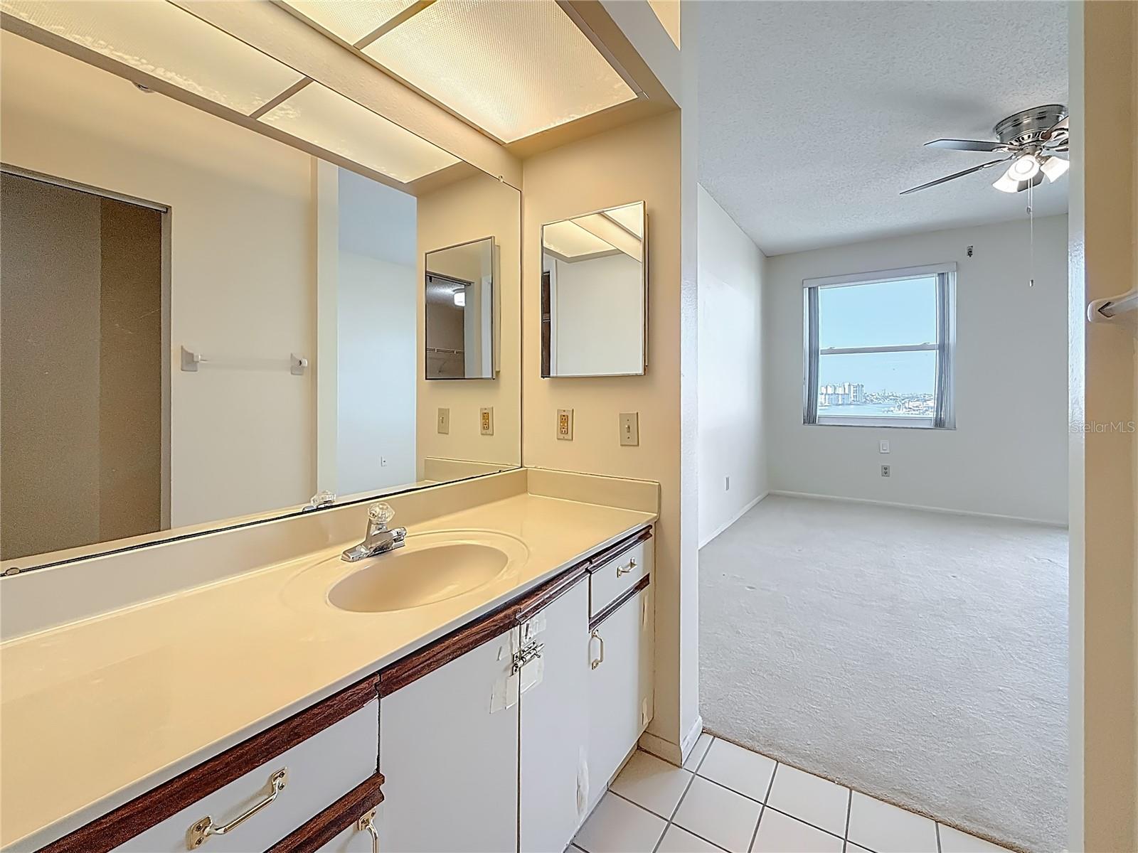 HARBOURSIDE CONDO - Residential