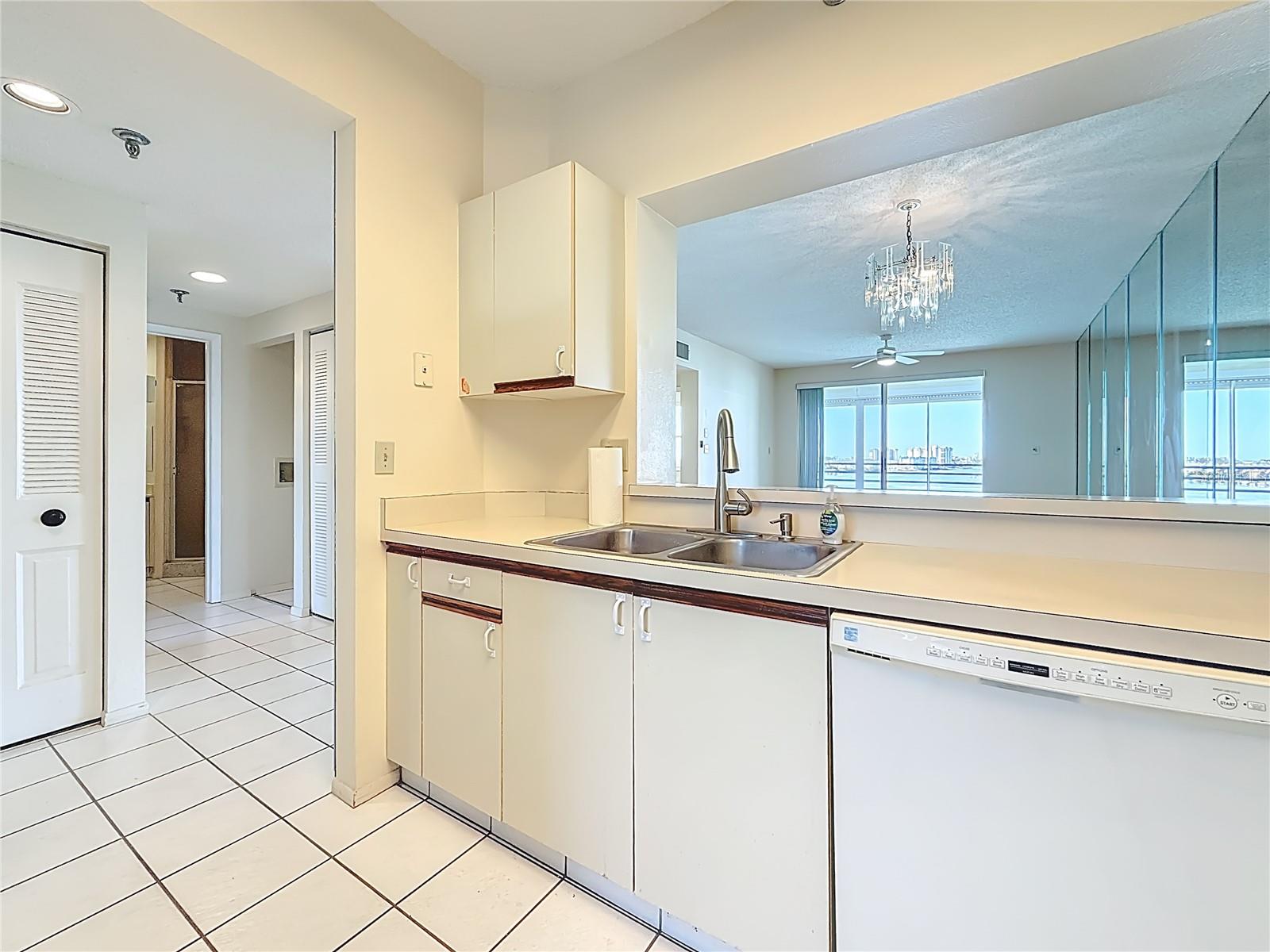 HARBOURSIDE CONDO - Residential